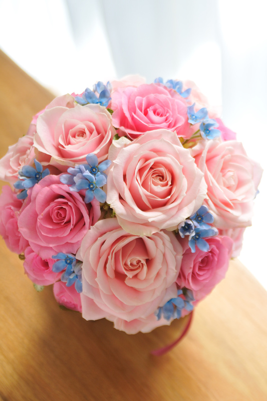バラ ピンク 水色小花 チョイス ラウンドブーケ 1 フラワーショップ 花次郎 ウェディングブーケ