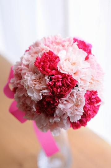 カーネーションのふりふりブーケ フラワーショップ 花次郎 ウェディングブーケ